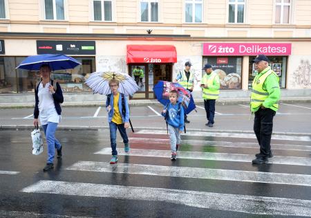 VARNA POT V ŠOLO 05 FOTO LJUBO VUKELIČ